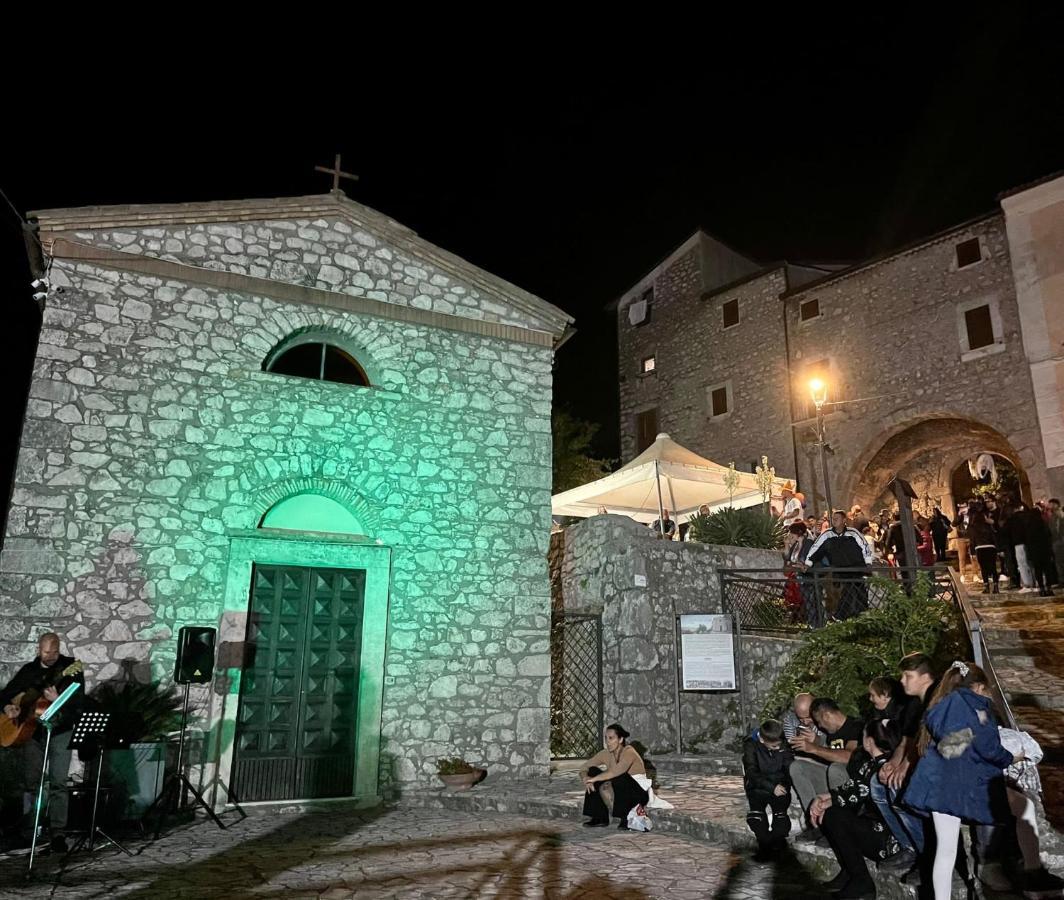 La Dimora Dell'Arco Appartement Pico Buitenkant foto